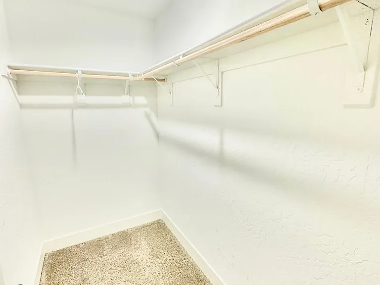 580 N Adler Ln — Photo 25