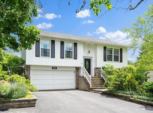 35 Coy Park Dr, Newark, IL 60541