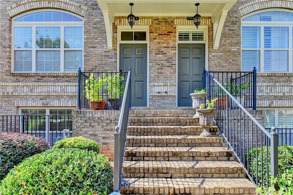 3 bed, 3.5 bath, 1920 sqft, $2,550 — Photo 2