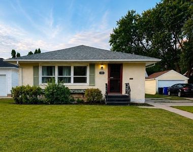 2036 Ames Ave, Saint Paul, MN, 55119
