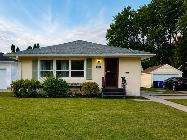 2036 Ames Ave, Saint Paul, MN 55119