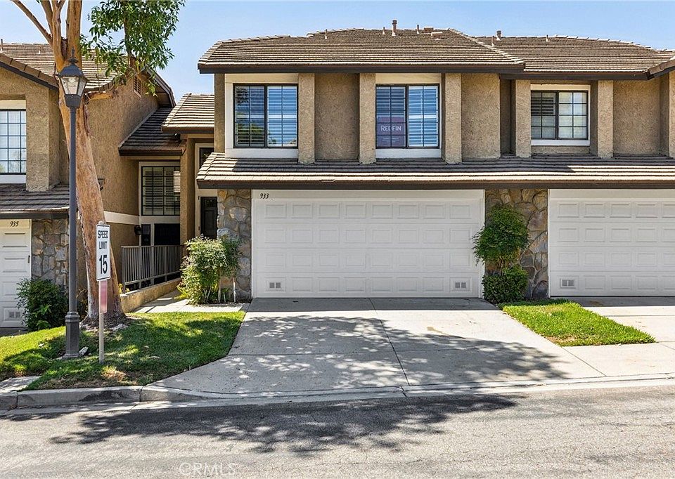 1st image of 933 Sandstone Dr