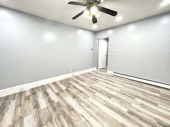 2nd image of 192 Green Ln Unit A