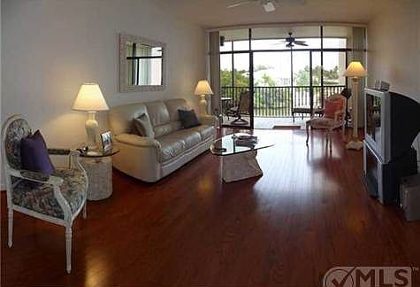 3rd image of 11370 Twelve Oaks Way APT 314