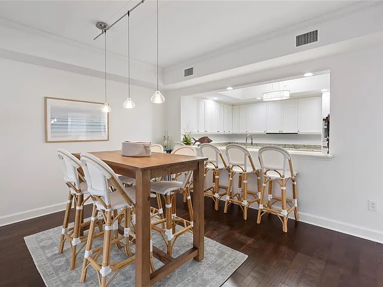 300 Beach Dr NE #302 — Photo 12