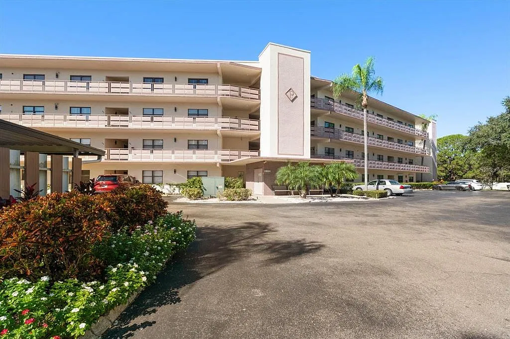 2 bed, 2.0 bath, 1345 sqft, $2,200 — Photo 1