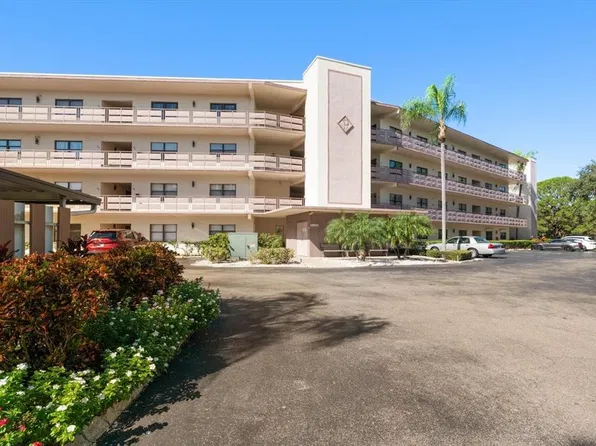 6188 80th St N Unit 210, Saint Petersburg, FL 33709