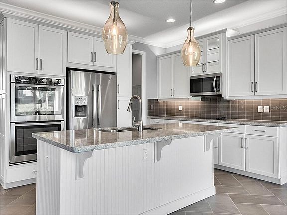 5th image of 2410 Oxmoor Dr
