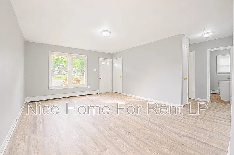 2 bed, 1.0 bath, 840 sqft, $1,850 — Photo 2