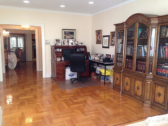 3rd image of 2805 Avenue S