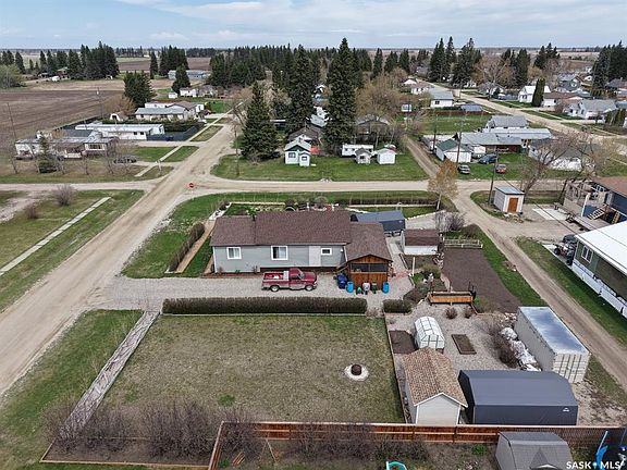 4th image of 302 Rustad AVENUE