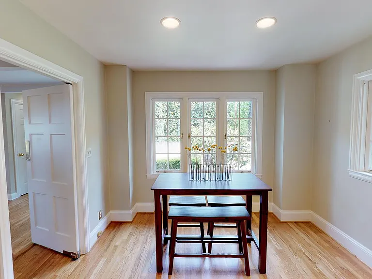 2371 SW Montgomery Dr — Photo 15