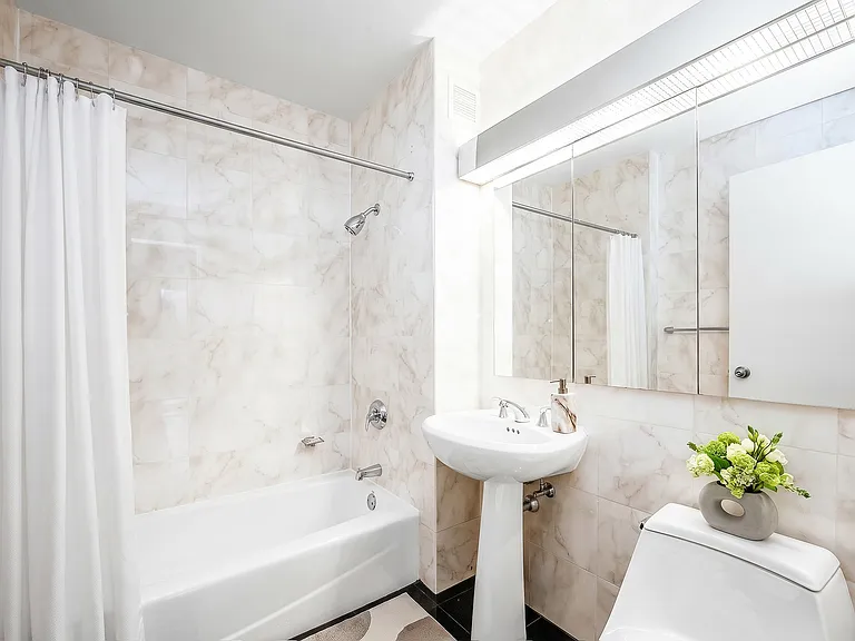 420 E 61st St #16B — Photo 14
