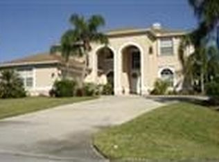 833 SW 22nd Ter, Cape Coral, FL 33991