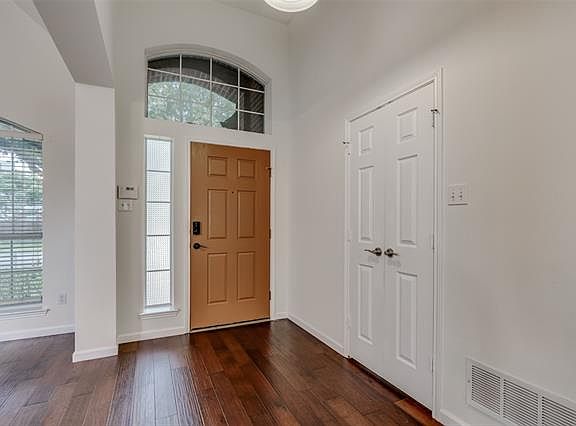 5th image of 8502 Falconet Cir