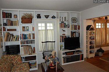 3rd image of 1287 Hillcrest Dr