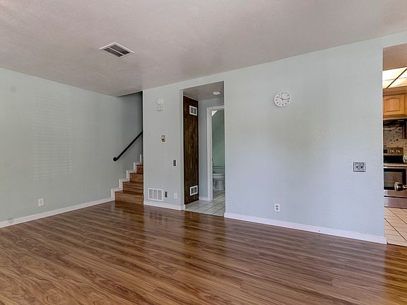 5th image of 40 Muirfield Ct