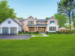 26 Oak Grove Rd, Southampton, NY 11968