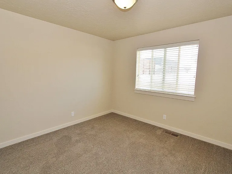 4044 Queen Anne Dr — Photo 20