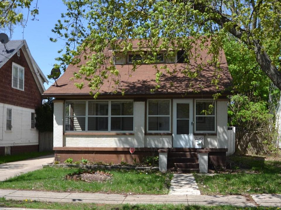 1st image of 2049 Huizen Ave SW
