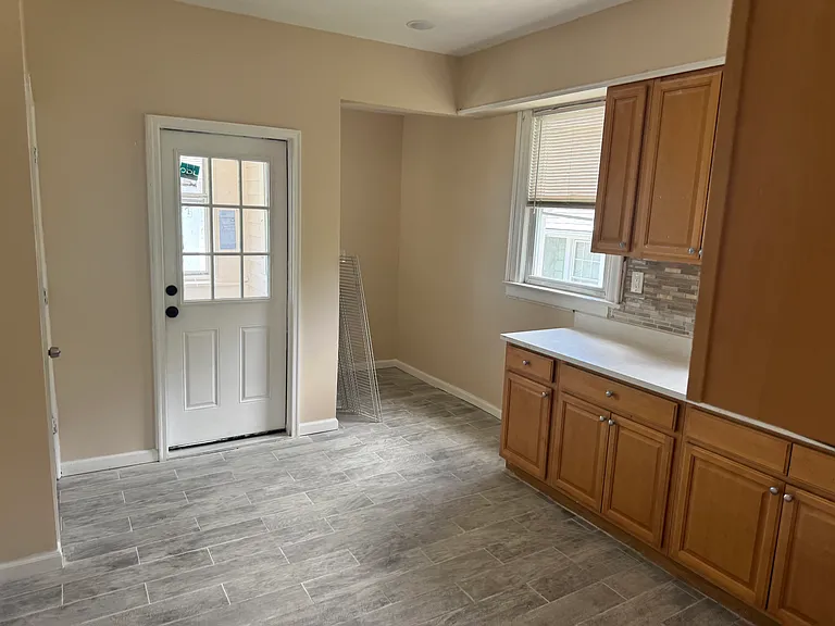 151 Seeley Ave #1 — Photo 11