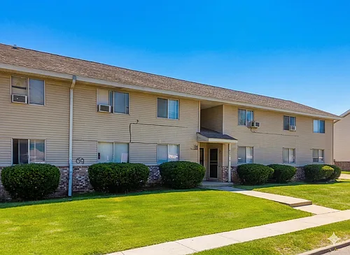 Oak Apartments in Kenosha Photo 1