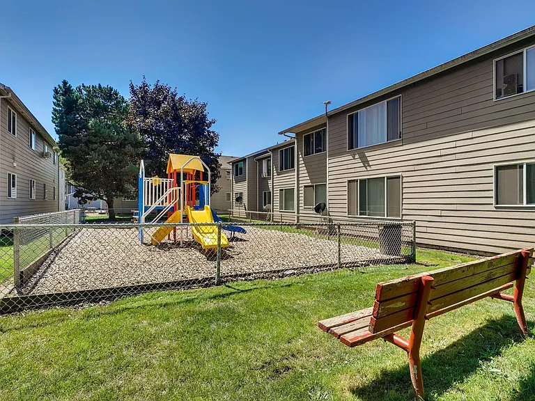 108 Village East Way SE — Photo 12