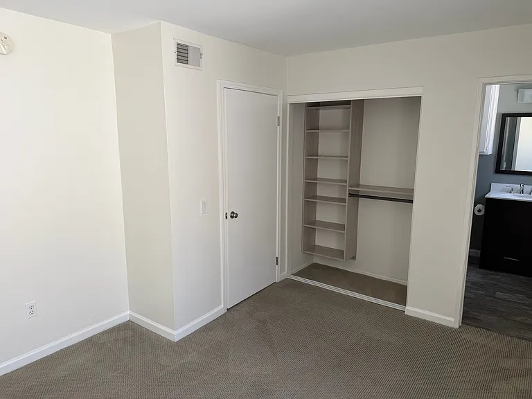 1830 Colby Ave #7 — Photo 22
