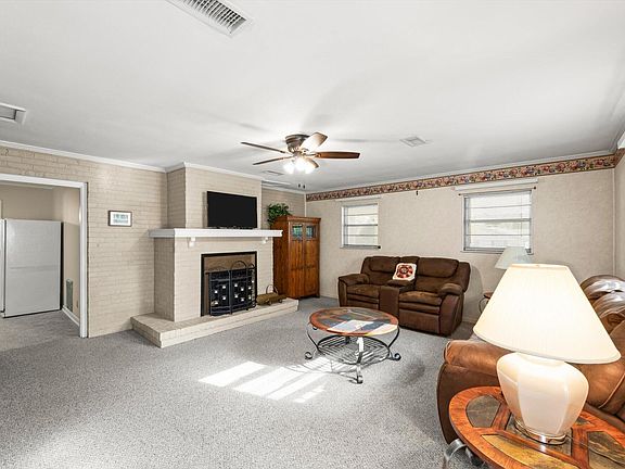 4th image of 631 George St