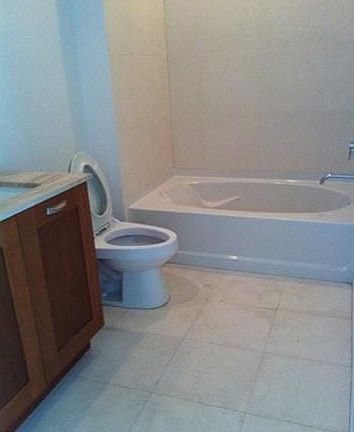 5th image of 186 SE 12th Ter APT 807