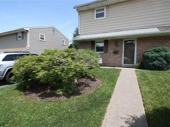 320 Edward Ln, Catasauqua, PA 18032