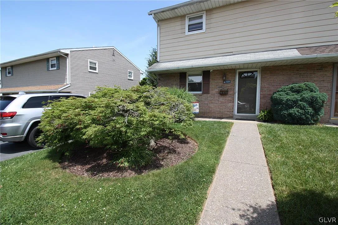 320 Edward Ln photo 1