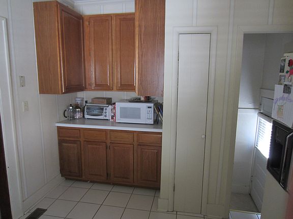 2nd image of 1325 Idylwild Dr