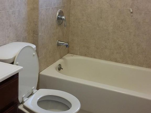4th image of 17 Gifford Ave APT 4F