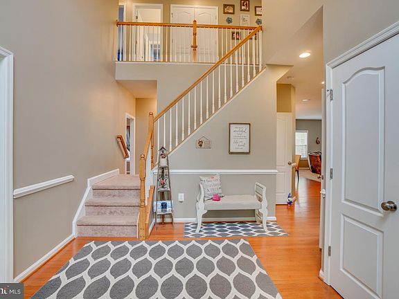4th image of 80 Boxwood Dr