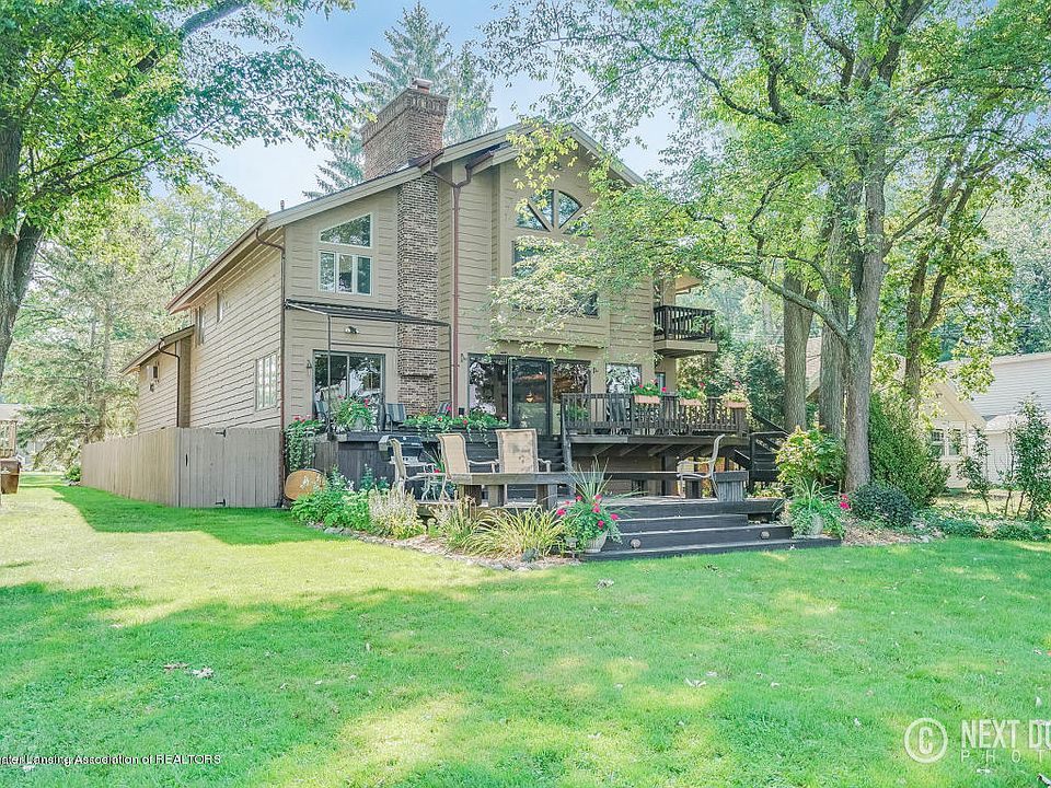 1st image of 6097 E Lake Dr
