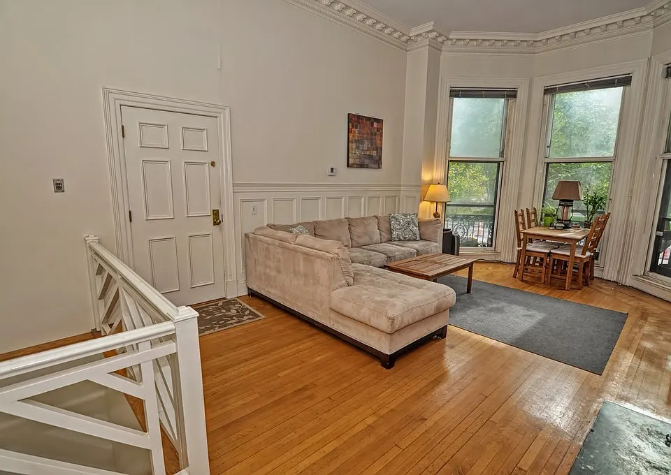 327 Commonwealth Ave #1