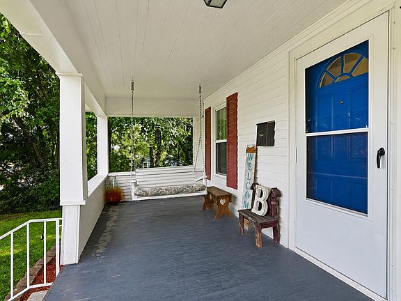 5th image of 719 Vine St