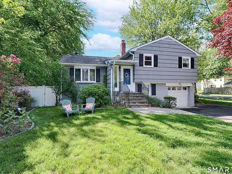 163 Windsor Rd — Photo 1