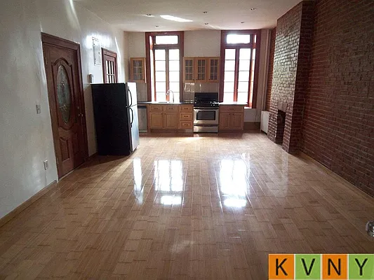 Rented by KVNY Soho | media 103