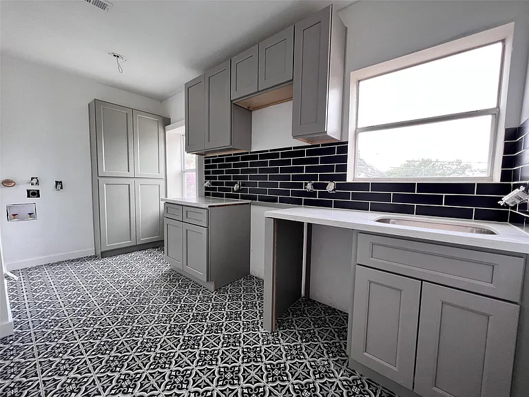 415 Fairview Ave #8 — Photo 5