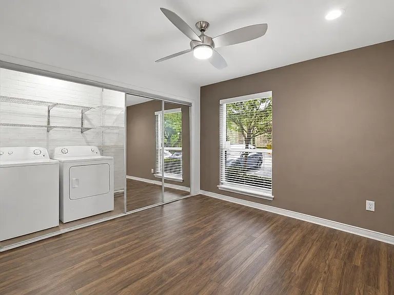15909 Stillwood St #1085 — Photo 5