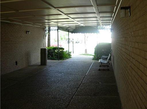4th image of 2720 Whitney Pl APT 610