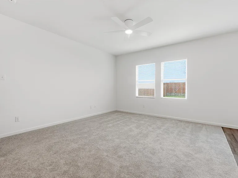 2106 Meadow Park Dr — Photo 11