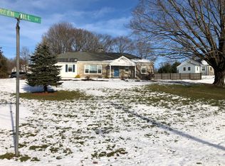 823 Walnut Hill Rd, Orange, CT 06477