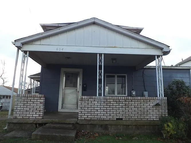 624 Grandview Ave photo 1