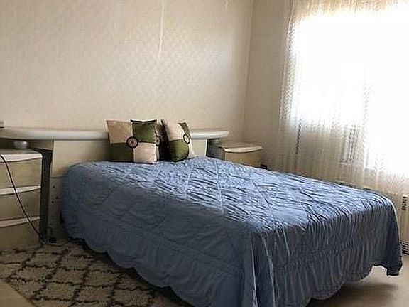 2nd image of 4513 Avenue