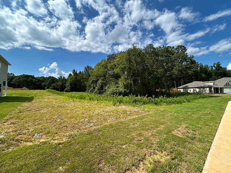 152 Marion Dr — Photo 28