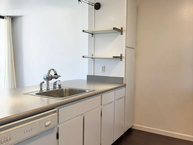2101 Shoreline Dr #254 — Photo 4