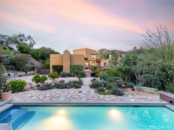 26050 Mulholland Hwy, Calabasas, CA 91302